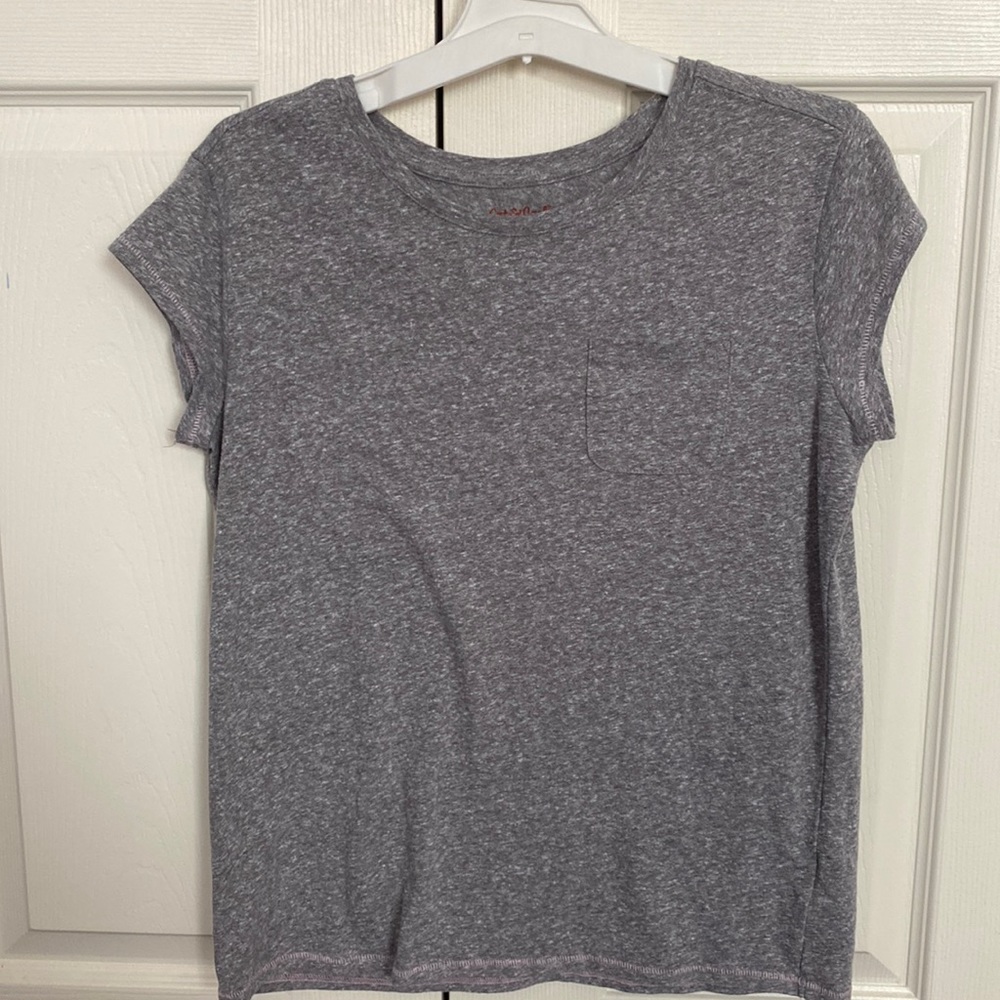 Basic gray shirt